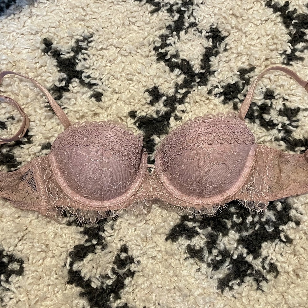 Victoria’s Secret Very Sexy bra. Size 34A.